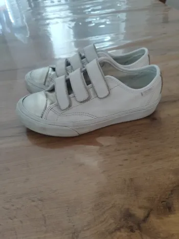 Baskets Vans blanches Taille 36. Le classique indémodable !