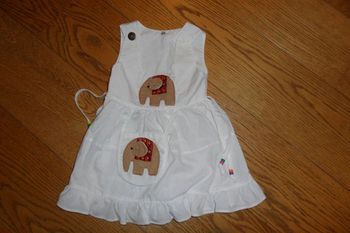 Jolie robe blanche indienne, taille 12 mois *NEUVE