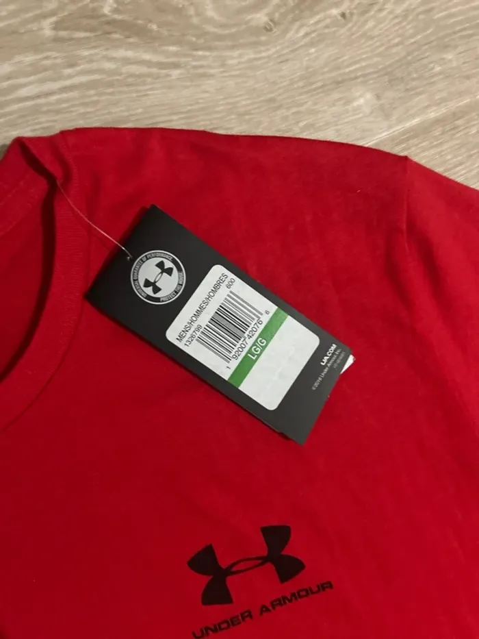 T-shirt rouge logo noir Under Armour L - photo numéro 3