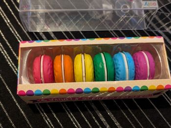 Lot 6 gommes macarons senteur vanille 