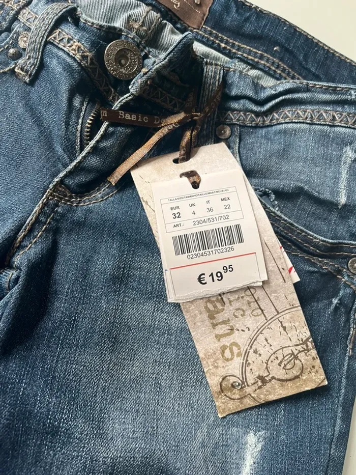 Jeans neuf stradivarius - photo numéro 2