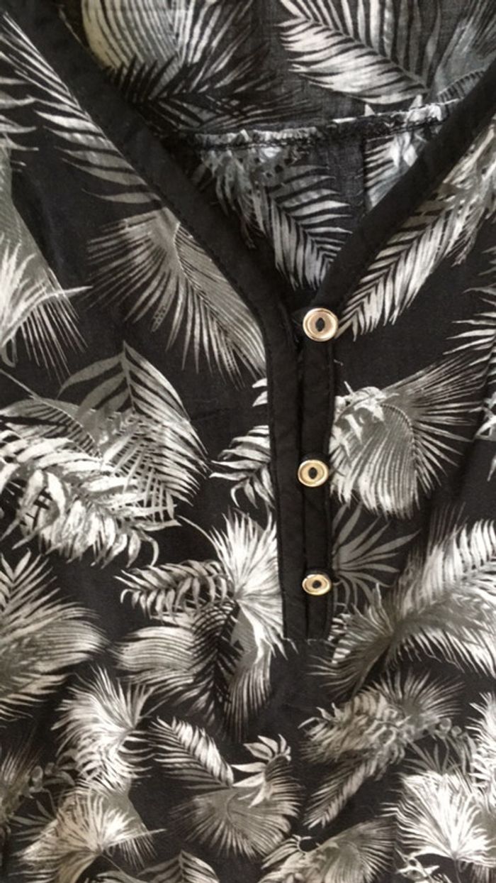 Joli petit haut feuillus exotiques taille 40 de Yessica