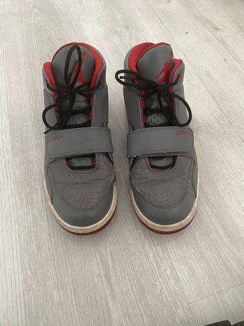 Basket Jordan taille 43