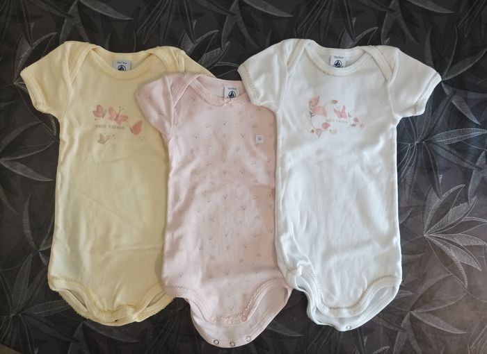 Lot de bodies (1 an)