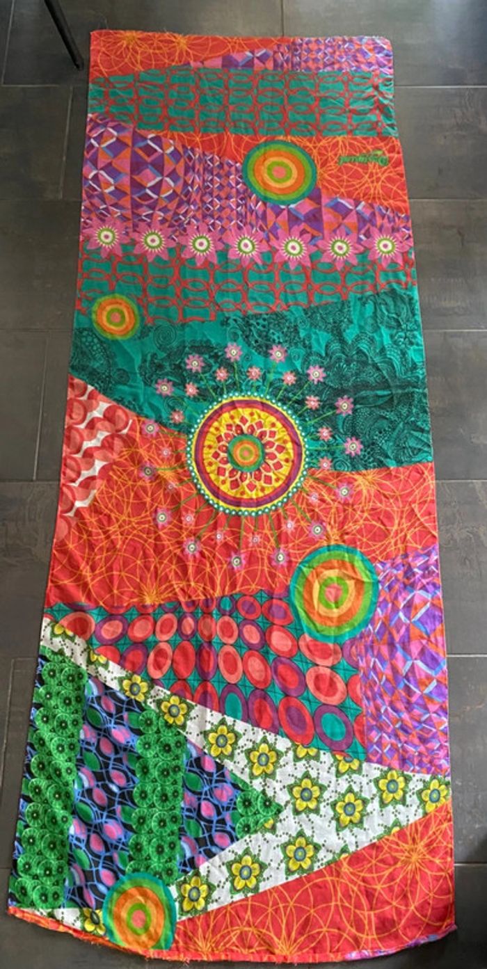 Jupe Desigual taille XS et foulard Desigual - photo numéro 15