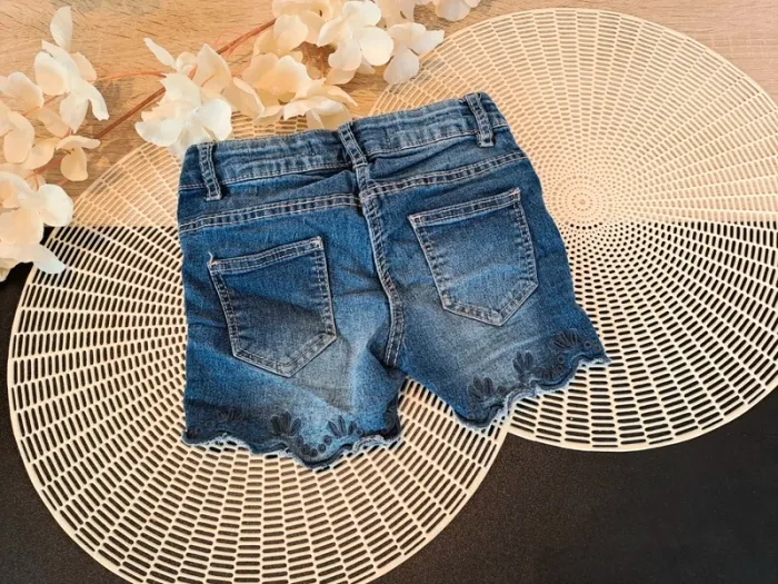 Short, taille 6 ans, marque girl forever - photo numéro 3