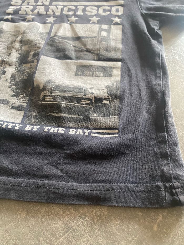 T-shirt en bon état, à part la couleur un peu passée taille quatre ans, marque gémo - photo numéro 3