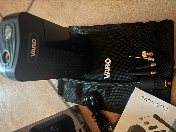 Pompe à air Varo 8 volts | 2 000 mAh - photo numéro 2
