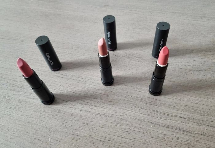 Rouge à lèvre - photo numéro 2