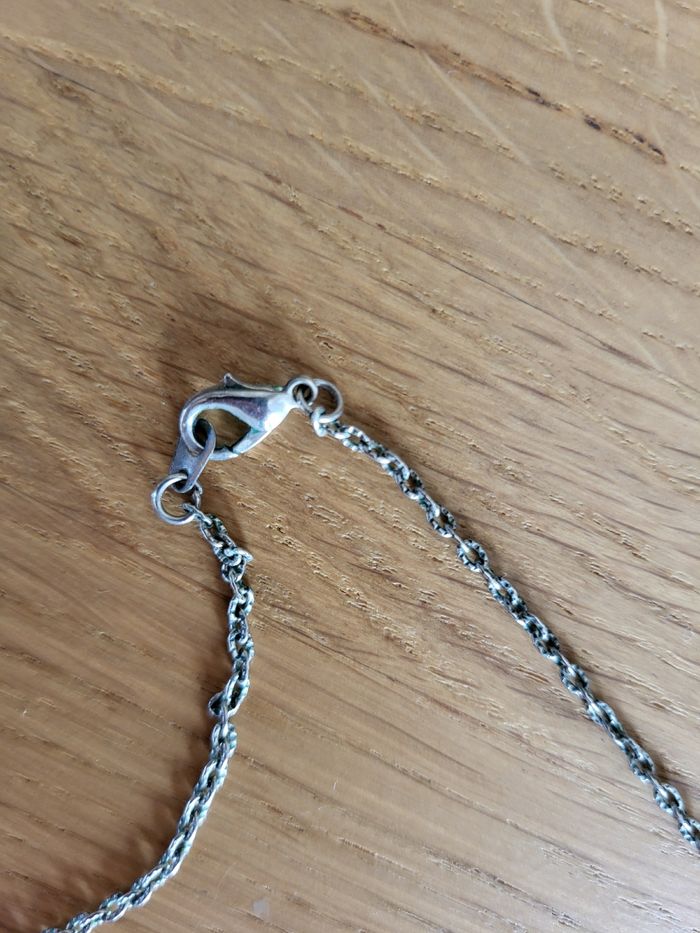 Collier sautoir argenté avec breloque
thème papillon - photo numéro 5