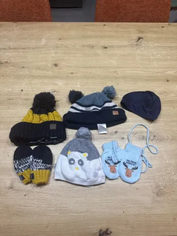 Lot de bonnets et moufles garçon 3/6 mois