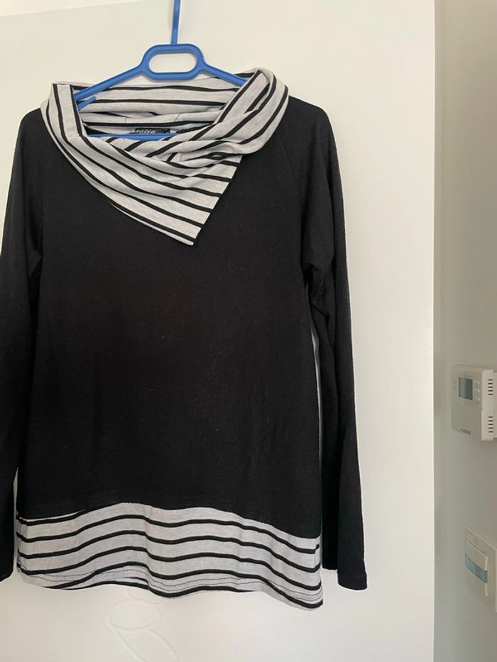 Pull à manches longues noir col croisé gris à rayures noir Zhelin taille M - photo numéro 3