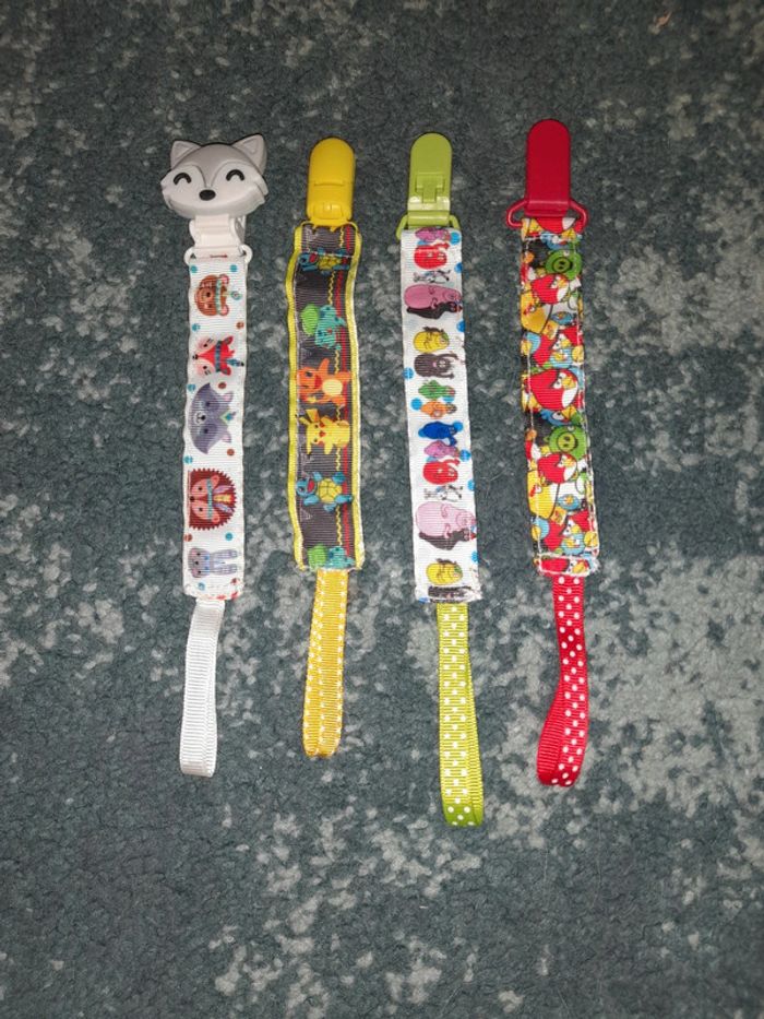 Lot accroche tétine