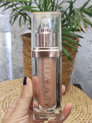 Highlighter liquide teinte luna huda beauty