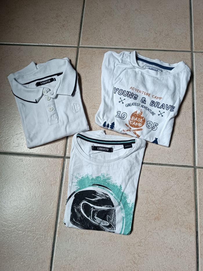 Lot 3 Tee shirts et polos blancs 5 ans