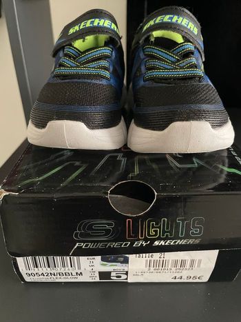 Basket Skechers taille 21