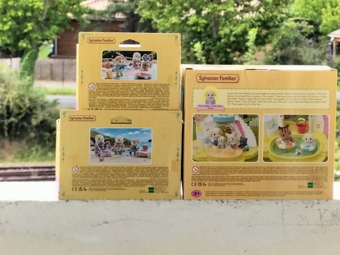 Sylvanian famille le bac à sable et piscine des bébés la famille loutre des mers les sœurs loutre des mers et pochette surprise - photo numéro 3