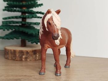 Schleich Figurine équidé jument islandaise