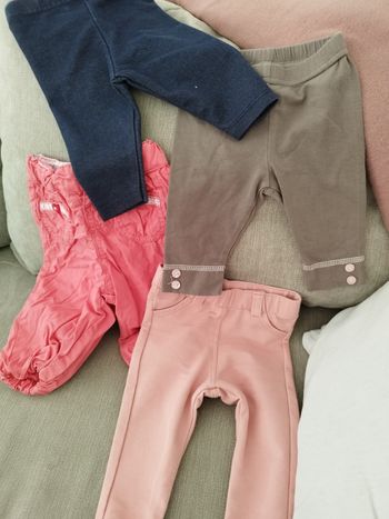 Lot jeggings rose et bleu marine, pantalon rose et legging marron