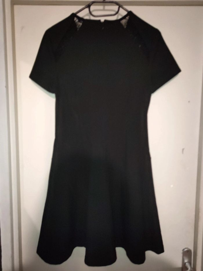 Robe noire - photo numéro 2