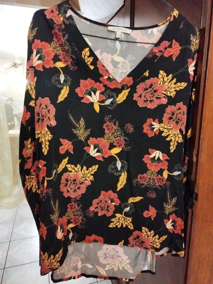 T-shirt blouse noir fleuri vintage col v y2k M/38 - photo numéro 4
