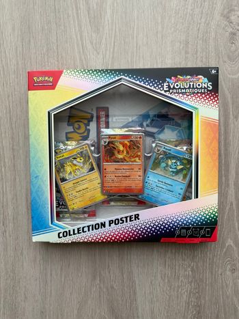 Coffret Pokémon collection poster ev8.5 évolutions prismatiques 