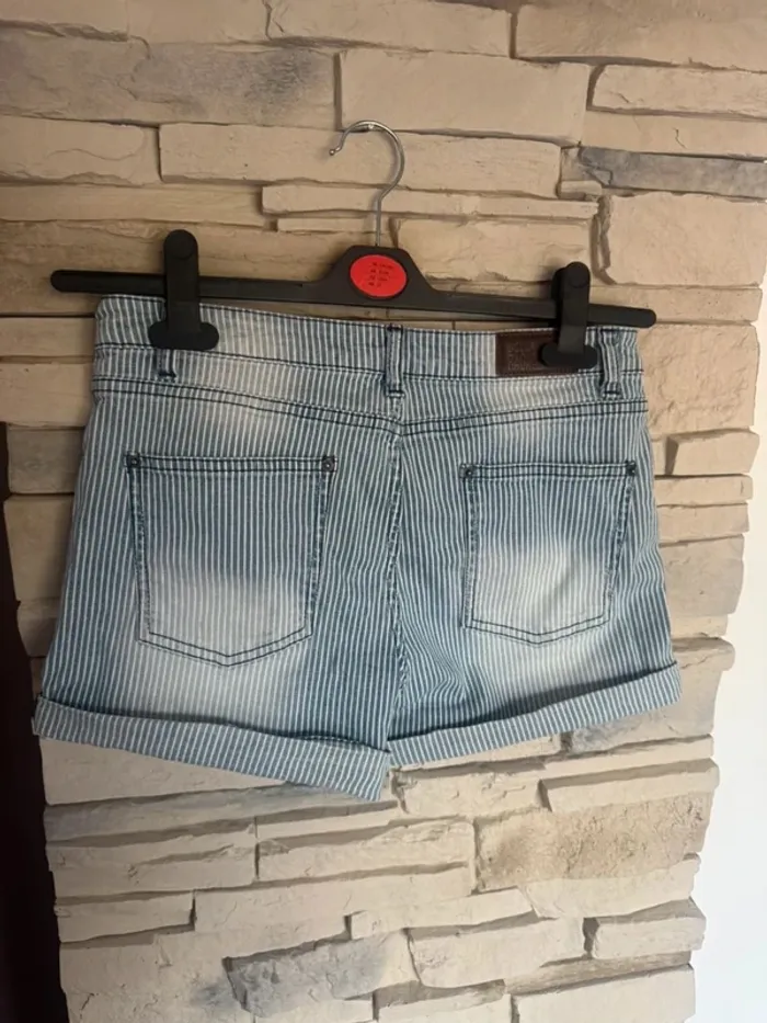 Short taille xs - photo numéro 3