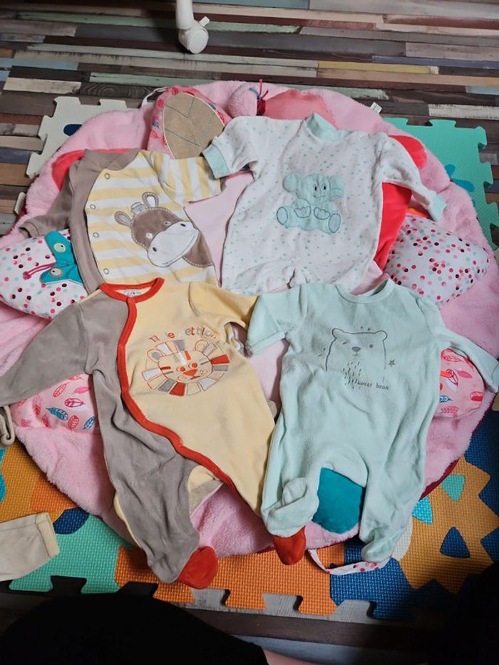 Lot 8 pyjamas hiver 1 mois - photo numéro 6