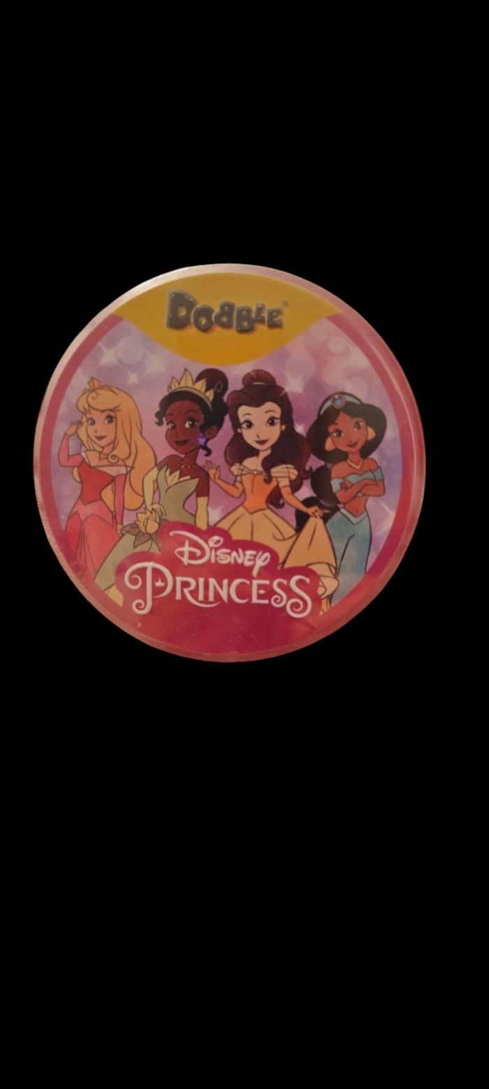 Jeu DOBBLE Disney Princesses Neuf 👑🎁 Noël Enfants Famille Idée Cadeau 💡 Cartes 🎲 Observation - photo numéro 2