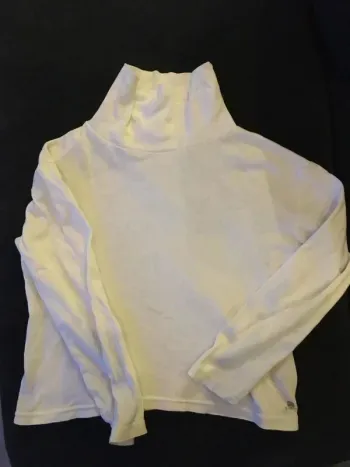 T shirt col roulé manches longues parfait état 10 ans