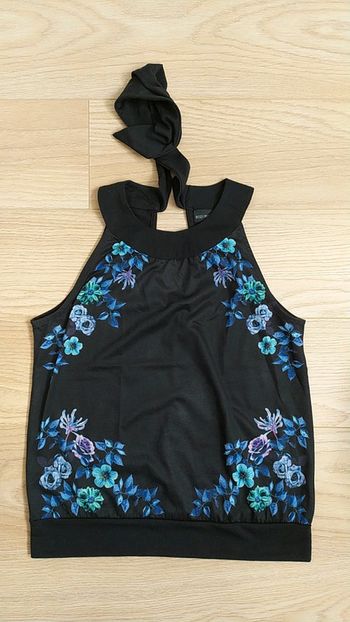 Top noir fleurs gothique été 36