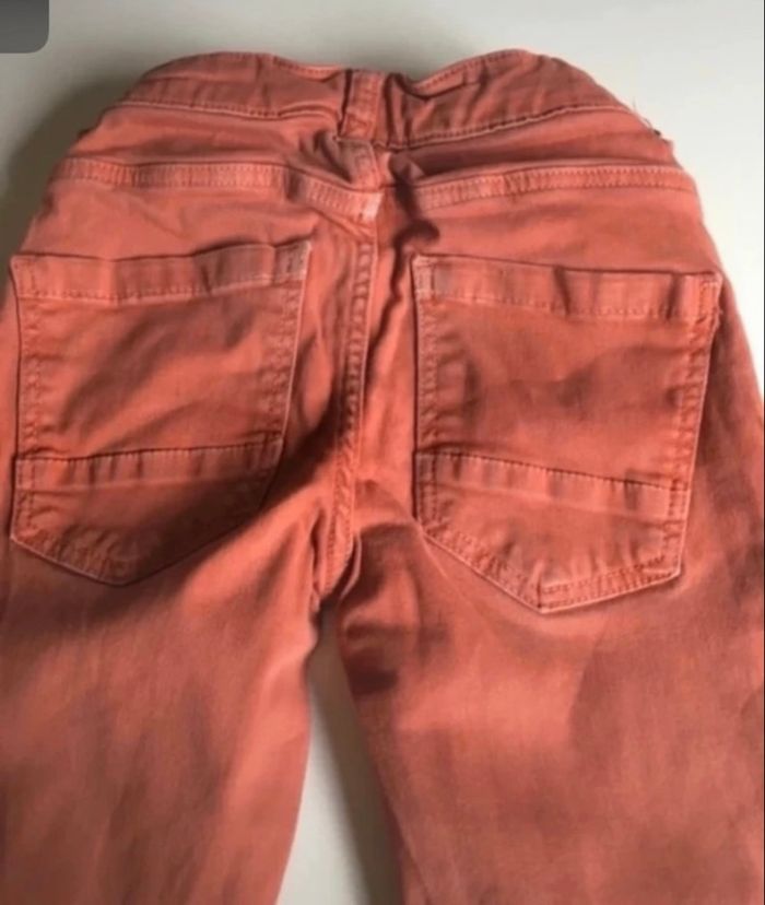 Jean skinny pour garçon BON ÉTAT taille 7 ans couleur rouille - photo numéro 6