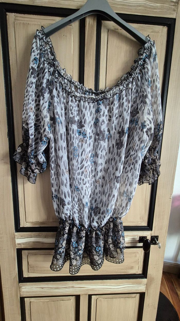 Tunique épaule dénudé