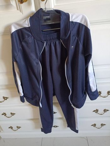 Survêtement Reebok taille 10 ans
