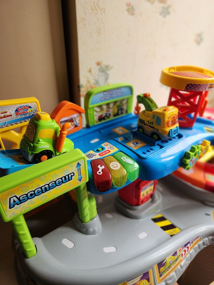 Mon premier garage  interactif  tut tut bolide - photo numéro 6