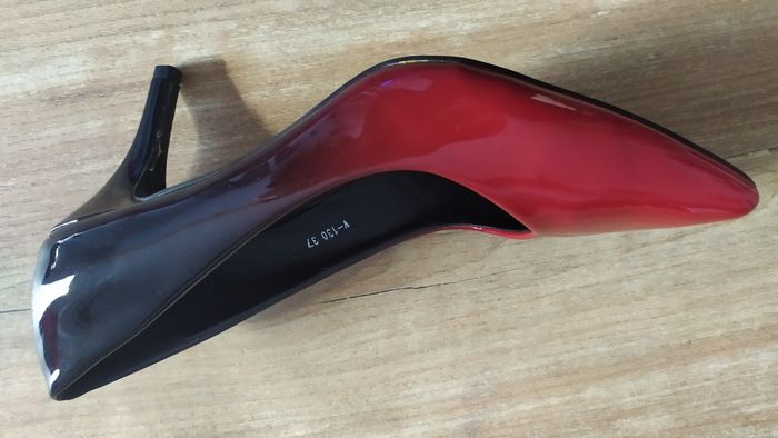 Chaussures petit  talon aiguille - photo numéro 3