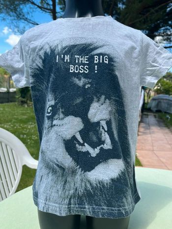 T shirt Kiabi taille 5 ans beige et tête de lion