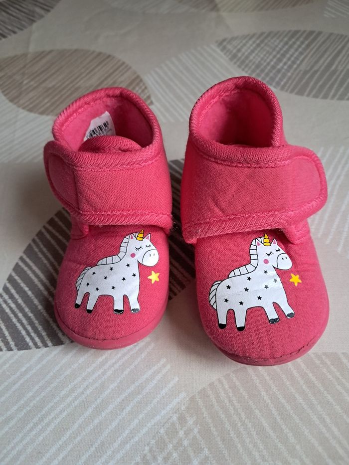 Chaussons pointure 19