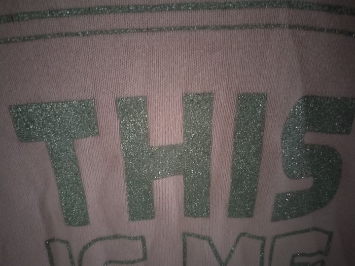 Pull rose avec écritures gris pailleté 100% coton comme neuf - photo numéro 2