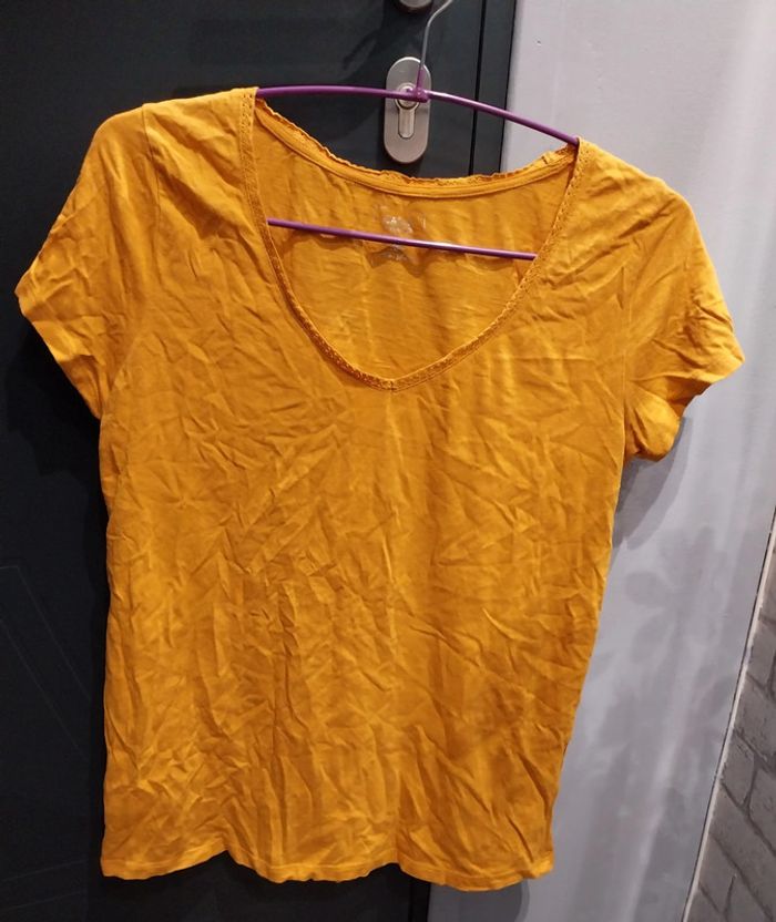Tee-shirt moutarde - photo numéro 3
