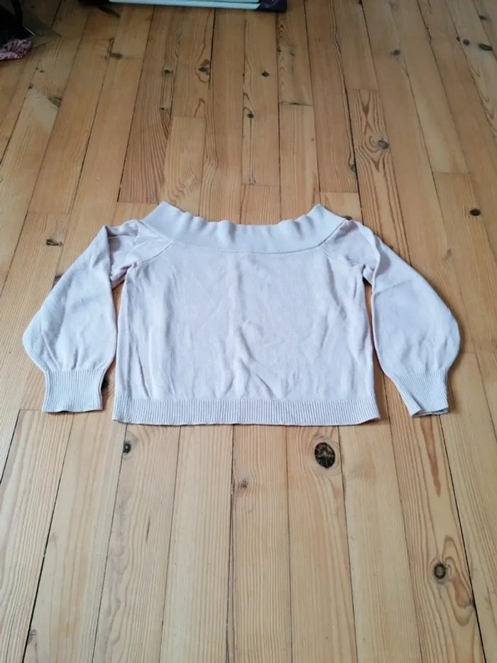 Pull rose pâle