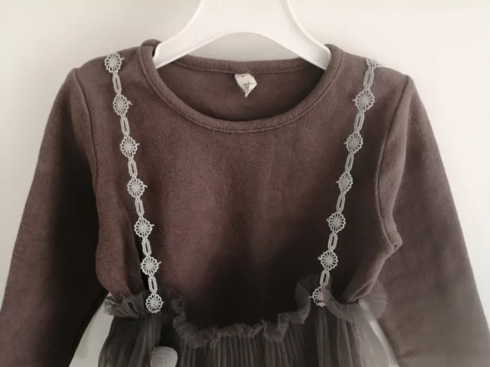 Robe coton marron par dessus en tulle gris - photo numéro 2