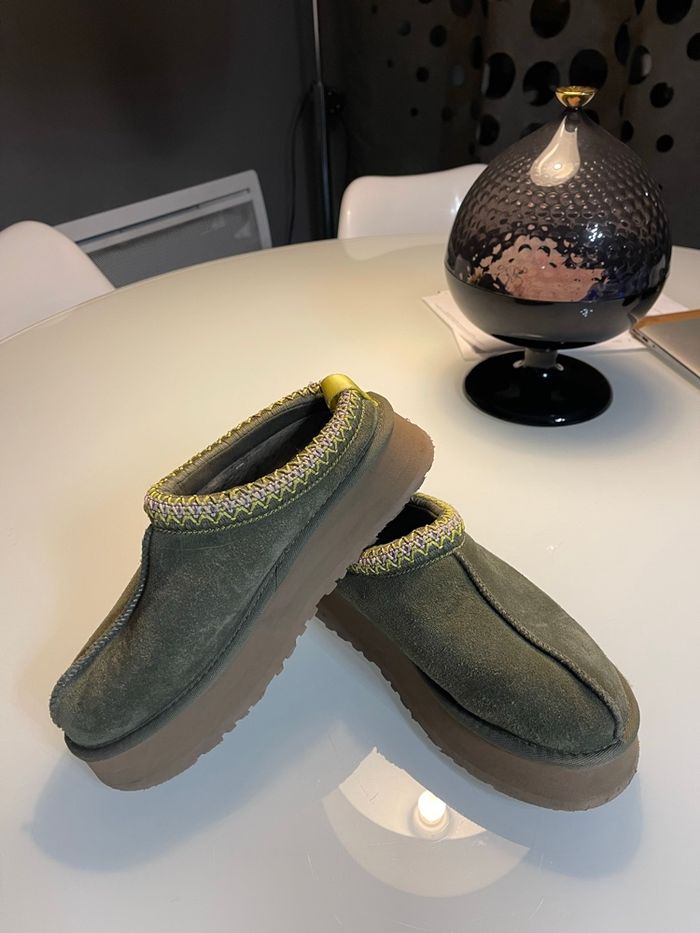 chaussons ugg kaki quasi neuf 39