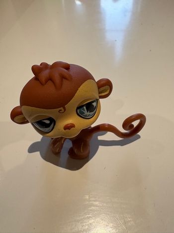 Figurine Pet Shop singe ocre