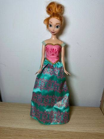Poupée Anna la reine des neiges Disney