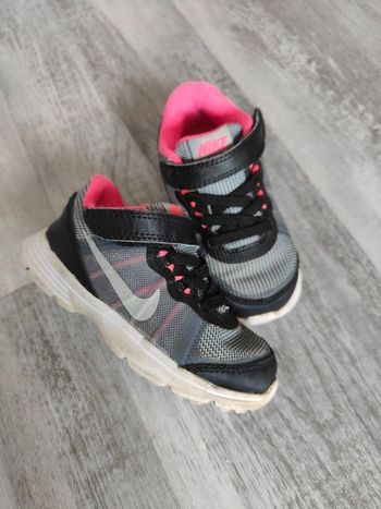 Baskets NIKE 23.5