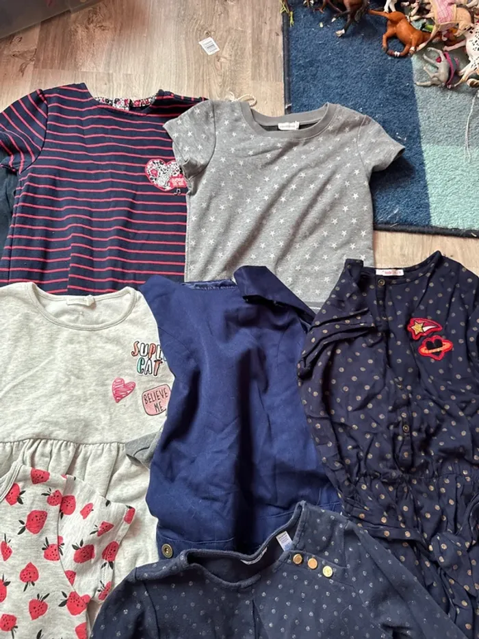 Lot 12 jolies robes automne hiver fille 8 ans - photo numéro 4