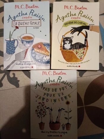 Lot Agatha raisin