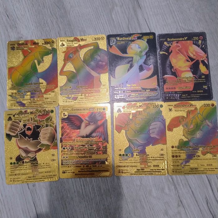 Carte Pokémon en or et en carte noire