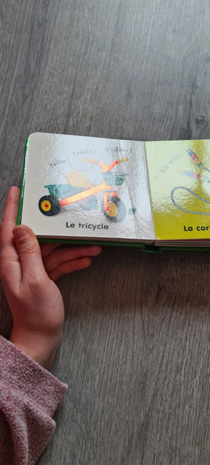 Livre sensoriel bébé Touche à tout - au parc - photo numéro 3